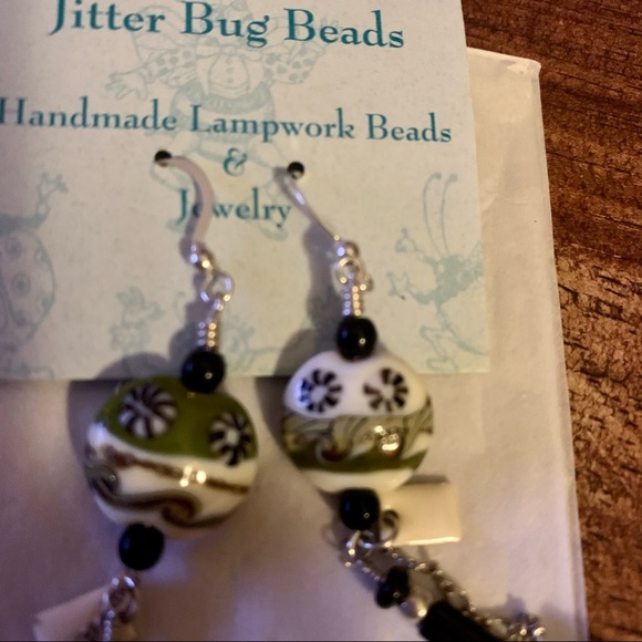 Hand made black and white earrings - Picture 4 of 5